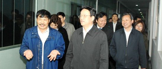 省纪委副书记江里程一行来集团视