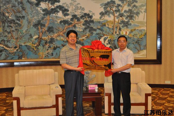 2013年5月，集團與鹽城師范學院共建電子電氣工程大學生實踐教育基地
